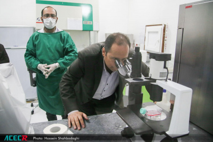 بازدید رئیس دانشگاه آزاد قم از فعالیت های پژوهشی جهاد دانشگاهی قم